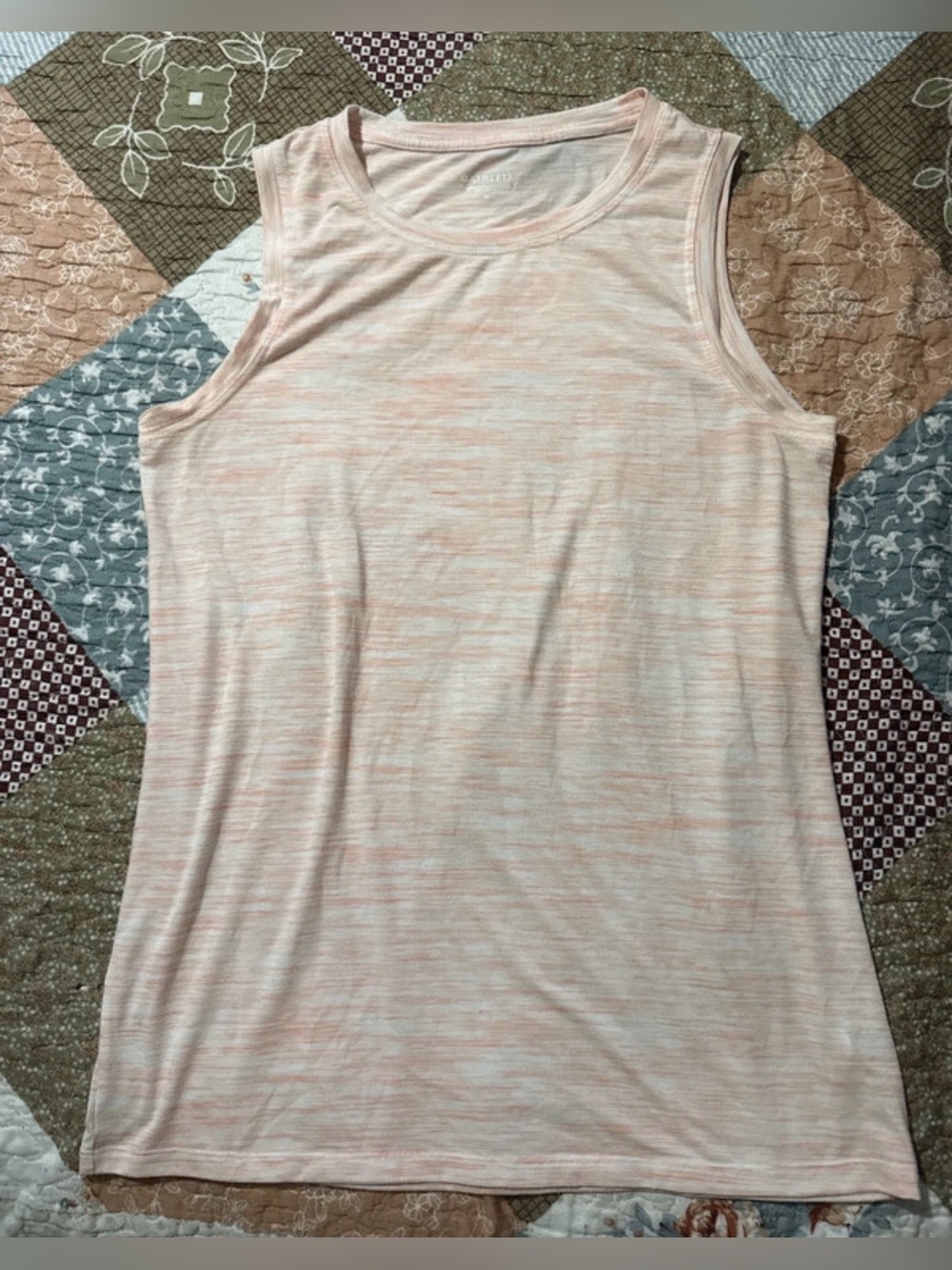 Athleta women’s pink and white athletic tank top size medium